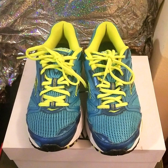 Sneakers - Picture 1 of 6